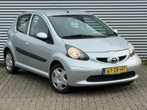 Toyota Aygo 1.0-12V + / APK / 5 deurs / NAP / Nette auto / Garantie / inruil Mog.
