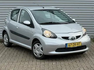 Toyota Aygo 1.0-12V + / APK / 5 deurs / NAP / Nette auto / Garantie / inruil Mog.