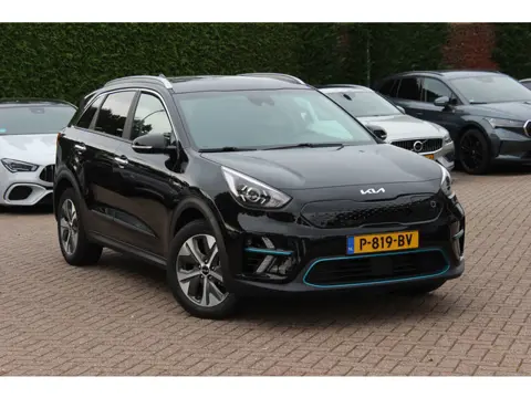 Kia e-Niro Edition 64 kWh / SoH 95,6% / Camera / CarPlay / Keyless / Half leder / 17'' / Stuur+Stoel