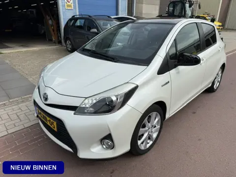Toyota Yaris 1.5 Full Hybrid Dynamic 2013 NAP 167.947km Luxe uitvoering met 100% Toyota dealer onder