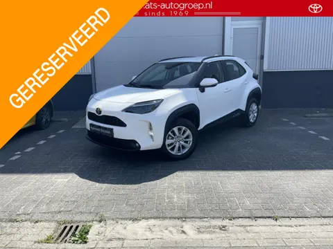 Toyota Yaris Cross 1.5 Hybrid 115 Active | Stoel- , stuur- en voorruitverwarming | 15.000 Km