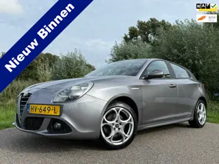 Alfa Romeo Giulietta 1.4 T Sprint Automaat | 1e Eigenaar | Navi | Clima | 17" Velgen | Alcantara | P