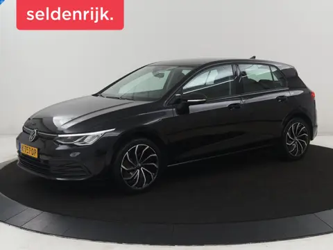 Volkswagen Golf 1.0 eTSI Life | Automaat | Navigatie | Trekhaak | Adapt. Cruise | LED |