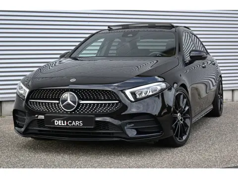 Mercedes-Benz A-Klasse 250 e AMG Night pakket | Burmester | Memory |Sfeerverlichting | Widescreen |