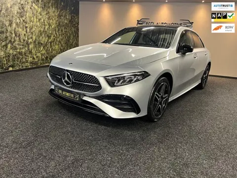 Mercedes-Benz A-klasse 250 e Business Line-AMG-PANO-CAM-RADAR