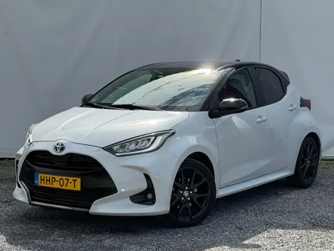 Toyota Yaris 1.5 Hybrid GR Sport | Camera | JBL | HUD | Keyless | Dodehoek Detectie