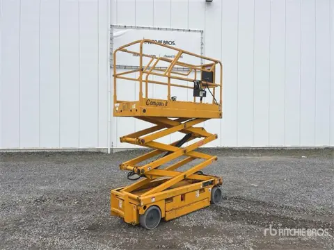 Haulotte COMPACT8 Electric Scissor Lift (bj 2014)