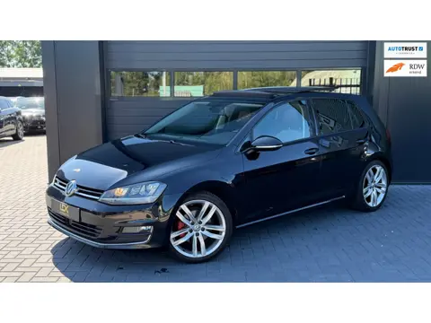 Volkswagen Golf 1.4 TSI Highline Pano|PDC|Leer|DSG