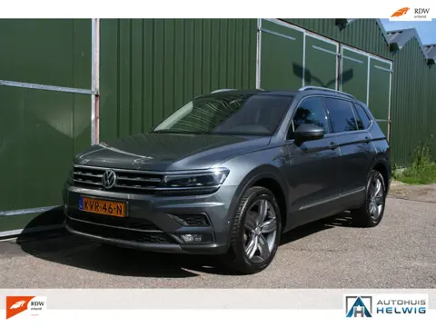 Volkswagen Tiguan Allspace 1.4 TSI Highline Business 7 persoons. LEER, NAVI, PANO, CLIMA, TREKHAAK