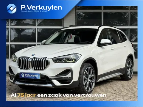 BMW X1 xDrive25i X LINE | PANORAMA | NAVIGATIE PLUS | STOELVERWARMING | CAMERA | HEAD UP |