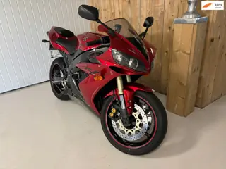 Yamaha Sport YZF-R1nieuw model, 28000km, origineel nederlands geleverd, etc...