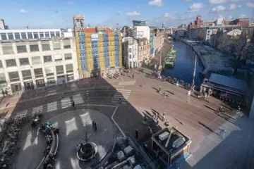Woning aan de Koningsplein te Amsterdam