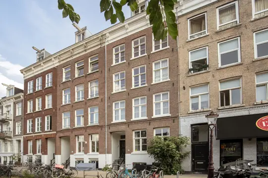 Woning aan de Ruysdaelkade te Amsterdam