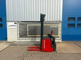 VS-23053 Elektrische Triplex stapelaar Linde 5300mm