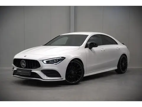 Mercedes-Benz CLA-Klasse 180 Premium Plus | Stoelverwarming | Parkeersensoren | Navigatie | Ambiance