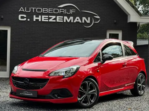 Opel Corsa 1.4 GSI 150PK SPOILER KUIPSTOELEN LEDER CARPLAY NAVI CAMERA XENON