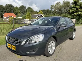 Volvo V60 1.6 T3 Kinetic NAVI/PDC/ECC/CRUISE (bj 2011)