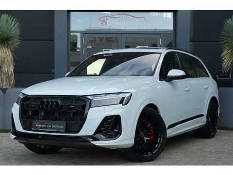 Audi Q7 55 TFSI e Quattro Pro Line S | Facelift | 394pk | Pano | Trekhaak | HUD | 360° | Een bijzond