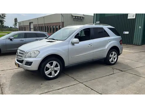 Mercedes-Benz M-Klasse ML 280 CDI 4MATIC Mercedes ML 280 CDI V6