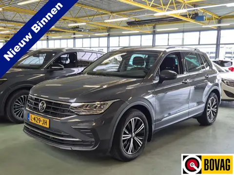 Volkswagen Tiguan 1.5 TSI Life -150pk- Automaat | Camera | Stuur- & Stoelverwarming | Trekhaak | Rij