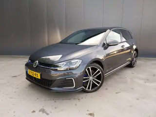 Volkswagen Golf 1.4 TSI PHEV GTE VIRTUAL COCKPIT ADAPT CRUISE CAMERA LED NAVI ECC