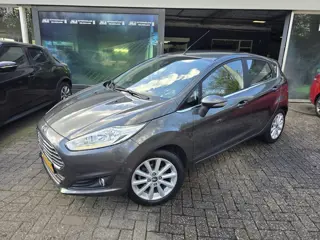 Ford Fiesta 1.0 EcoBoost Titanium | 2E EIGENAAR | 12MND GARANTIE | NW DISTR | AIRCO | NAVI |