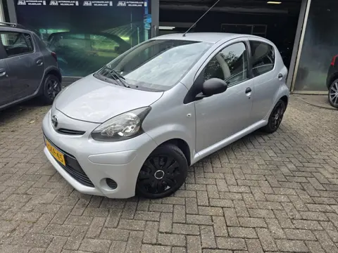Toyota Aygo 1.0 VVT-i Now |3/6 OF 12MND GARANTIE | AIRCO | ELEC PAKKET | NIEUWE APK |