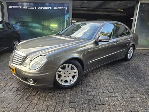 Mercedes-Benz E-klasse 230 Elegance | NIEUWE APK | AIRCO | CRUISE | LMV | TREKHAAK | MOOIE AUTO |