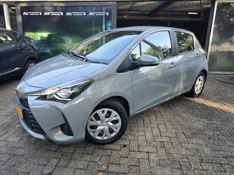 Toyota Yaris 1.5 VVT-i Active | 2E EIGENAAR | 3/6 OF 12 MND GARANTIE | CAMERA | AIRCO | NW APK |