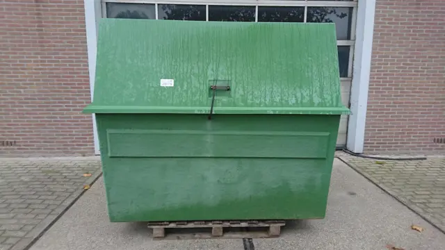 Dieseltank container