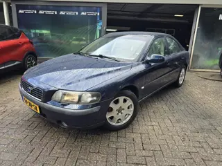 Volvo S60 2.4 Edition | NIEUWE APK | AIRCO | LEDER | LMV | STOELVERWARMING |