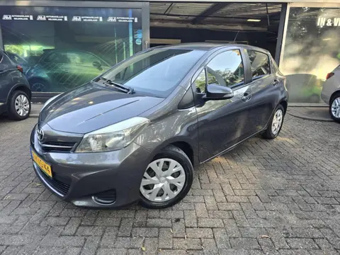 Toyota Yaris 1.3 VVT-i Aspiration | 2E EIGENAAR | 3/6 OF 12MND GARANTIE | NAVI | CAMERA | AIRCO | NW