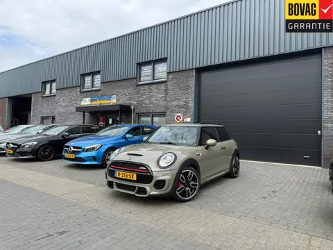 MINI Mini 2.0 John Cooper Works Chili | 1E EIGENAAR | 3/6/12MND GARANTIE | 230PK | PANO | ACC | CARP