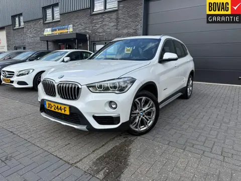 BMW X1 xDrive20i xLine | 3E EIGENAAR | 3/6/12MND GARANTIE| PANO DAK | HEAD UP | LEDER | NAVI |