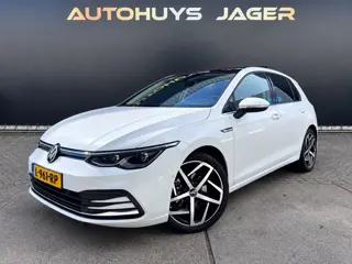 Volkswagen Golf 1.5 eTSI Style - Pano IQ light Massage Memory Carplay ACC