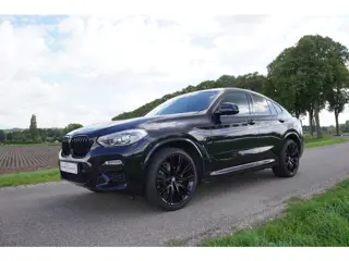BMW X4 xDrive20i High Executive M-Sport / Panoramadak / Stuurverwarming /  Stoelverwarming / Camera 