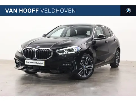 BMW 1 Serie 118i Sport Line Automaat / Sportstoelen / LED / Live Cockpit Professional / Cruise Contr