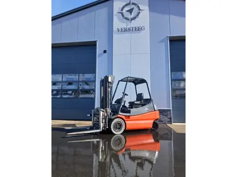 Linde E25 met triplo, Cascade vorkenklem en sideshift!!