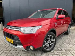 Mitsubishi Outlander 2.0 PHEV Hybrid '15 Leder/Navi/18'Lmv/Nap!