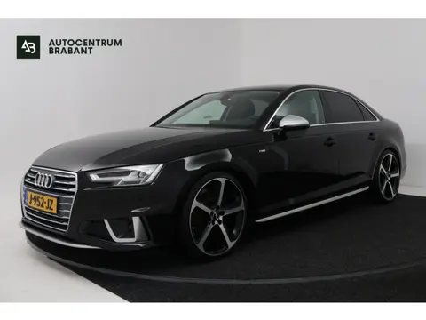 Audi A4 Limousine 35 TFSI Sport S line black edition (DIGITALE COCKPIT, CAMERA, STOELVERWARMING/VERK
