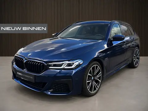 BMW 5 Serie Touring 530e xDrive Business Edition Plus M Sport | Panoramadak | Stoelverwarming | Stuu