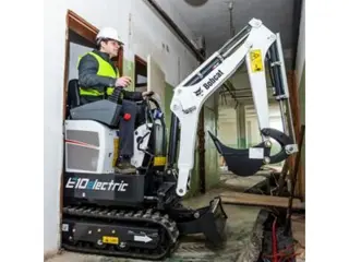 Bobcat E10e (Electric) met gratis CW05 wissel en bakken