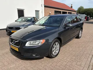 VOLVO V70 2.0T Momentum Trekhaak Leder