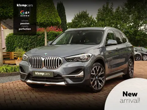 BMW X1 xDrive25e High Ex. | Stormbay | Camera | Trekhk afn | Elek.st. | Leer | 19 inch | Uniek!