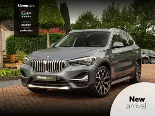 BMW X1 xDrive25e High Ex. | Stormbay | Camera | Trekhk afn | Elek.st. | Leer | 19 inch | Uniek!