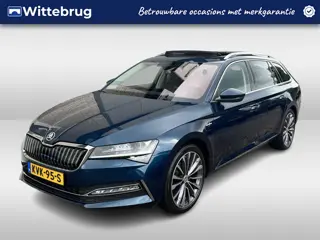 Škoda Superb Combi 1.4 TSI iV Laurin & Klement / AUTOMAAT/ PANO/ TREKHAAK/ LEER/ DIGITAL DASH/ MEMOR