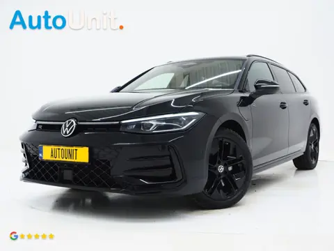 Volkswagen Passat Variant 1.5 eHybrid R-Line Edition | 5 Jaar Garantie | Panoramadak | Trekhaak | Ma