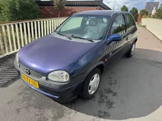 Opel Corsa 1.4i Strada (bj 1998, automaat)