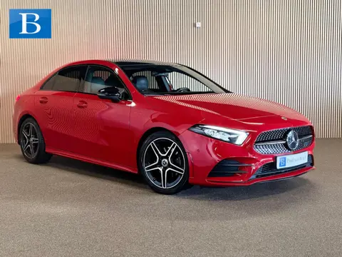 Mercedes-Benz A-Klasse 200 Sedan AMG STYLING-PANORAMA-NIGHT-CAMERA-WIDESCREEN-APPLE CARPLAY