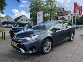 TOYOTA AVENSIS TOURING SPORTS 1.8 VVT-I 147PK EXECUTIVE / PANODAK / NAVI / CAMERA / TREKHAAK / XENON / 18'' LM-VELGEN